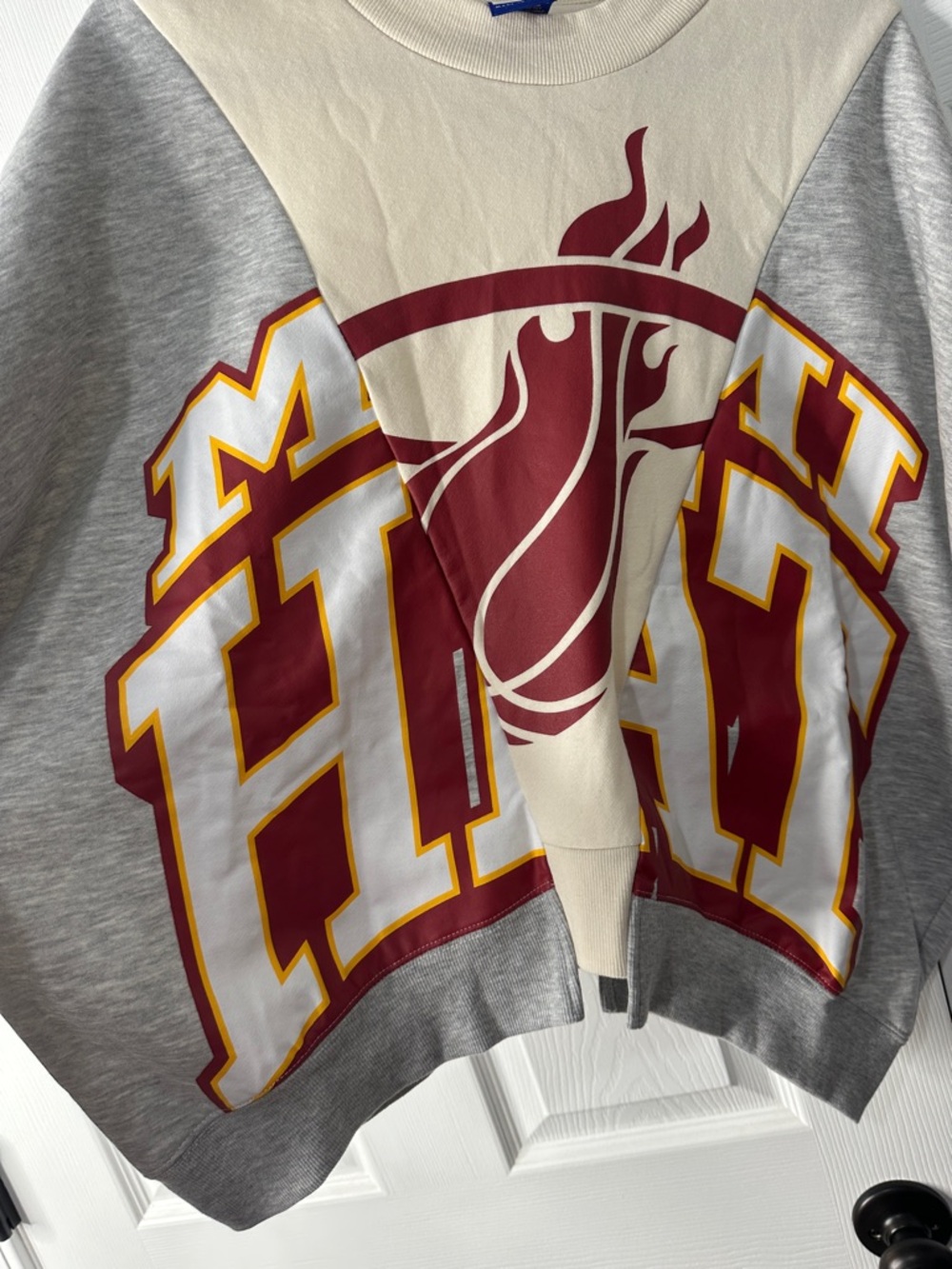 NBA Miami Heat Gray, Cream & Maroon Cropped Sweatshirt - Picture 2 of 6
